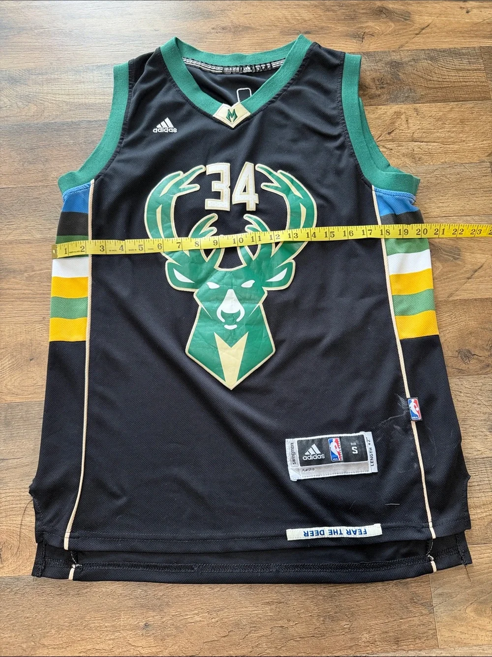 Milwaukee Bucks jersey  number 34 for player Giannis Antetokounmpo